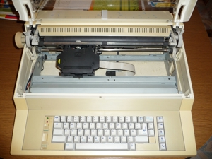 elektrische Schreibmaschine Bild 1