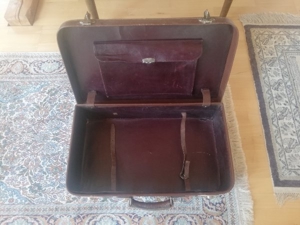 Alter, klassischer Lederkoffer - vintage Bild 4