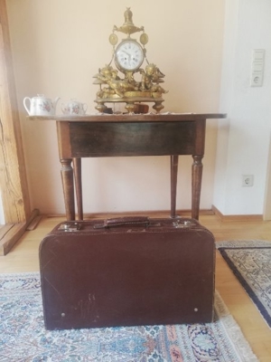 Alter, klassischer Lederkoffer - vintage Bild 3