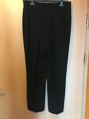 Schwarze Damen Hose mit Bundfalten Gr. 44 Bild 3