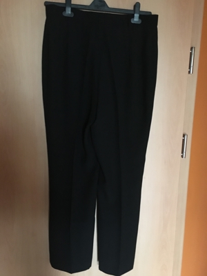 Schwarze Damen Hose mit Bundfalten Gr. 44 Bild 5