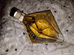 Gin in diamantförmiger Design Flasche "Wacholder" Bild 7