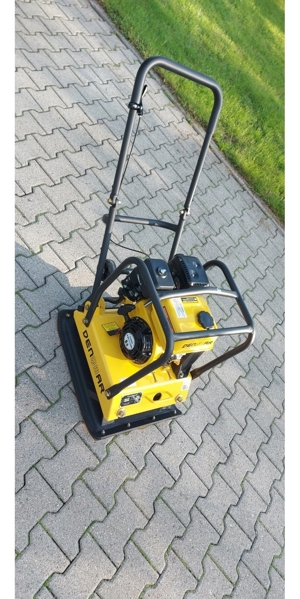 Rüttelplatte mieten 102kg 20kn Verdichter Rüttler Stampfer leihen Bild 6