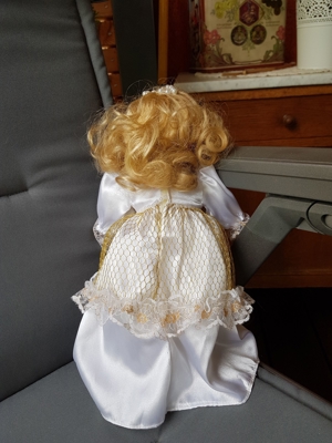 sehr schöne Puppe mit blonden gewellten Haaren 30cm Bild 4
