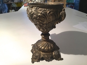 Dekorativer Bronze-Pokal, Antik, gepunzt, Gebrauchspuren Bild 2