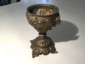 Dekorativer Bronze-Pokal, Antik, gepunzt, Gebrauchspuren Bild 3