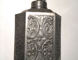 Prismenflasche/Schraubflasche aus Zinn, 50er Jahre Bild 4