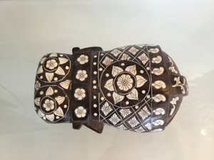Indische Elefantenfigur aus Mahagoniholz mit weißen Intarsien Bild 4