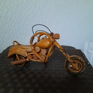 Motorrad aus Holz Bild 1