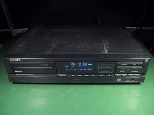 Phillips CD604 TWINDAC CD Player mit sehr großem Display und Magnetarmlasereinheit. Bild 1