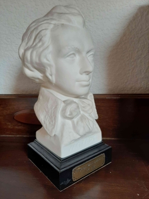 Goebel Büste Mozart auf Holzsockel