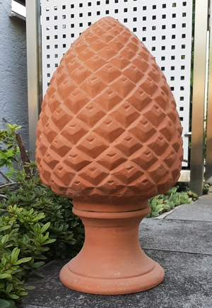 Terracotta Zapfen ; Gartendekoration