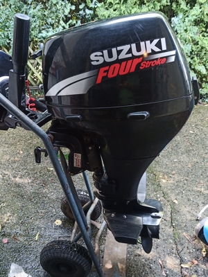Suzuki DF 15 Bild 1