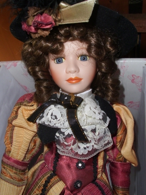 Verkaufe Sammler-Puppen Bild 2