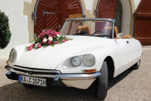 Eleganter Oldtimer als Hochzeitsauto - Citroen DS "Göttin"