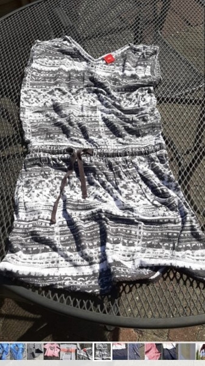 Neuwertiges Sweat-Kleid Sommerkleid; S. Oliver; Größe 146 -- TOP-Zustand!!! Bild 2