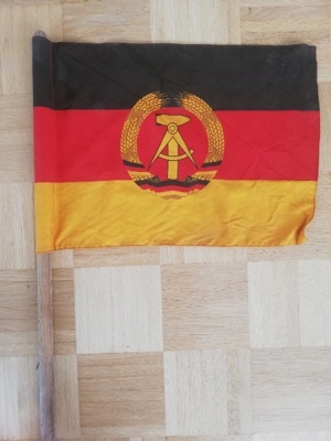 Kleine DDR Flagge Staatsfahne (Original-Vintage) Bild 3