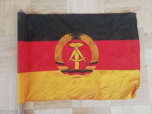 Kleine DDR Flagge Staatsfahne (Original-Vintage) Bild 1