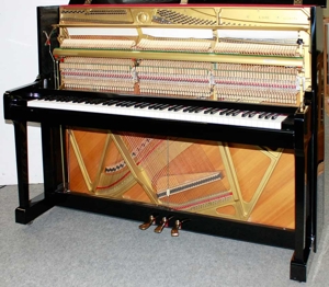 Klavier Yamaha U10BL, 121 cm, schwarz poliert, Nr. 4438276, 5 Jahre Garantie Bild 6