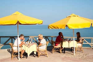 Alkionis Beach für Rollstuhlfahrer,Gehbehinderte und Senioren direkt am Strand Bild 6