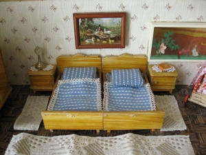 Rülke Rarität 30er J ? Schlafzimmermöbel+Himmelbett Puppenstube-Puppenhaus Bild 4
