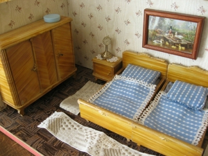 Rülke Rarität 30er J ? Schlafzimmermöbel+Himmelbett Puppenstube-Puppenhaus Bild 2