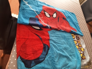 1 x Bettwäsche, 2 Duschhandtücker Spider Man
