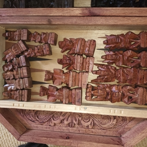 Schachbrett Holz handgefertigt Bali neuwertiger Zustand Bild 6