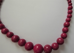 Halskette / Modeschmuck / Perlen rot verschiedene Größen Bild 3
