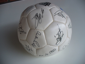 Fussball der WM 1990 mit Autogrammen der Spieler Bild 6