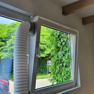 Fensterabdichtung, Klimageräteanschluss, Abluftschlauch Fenster ohne kleben oder bohren Bild 1
