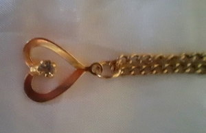 Filigrane Halskette mit Herzchen Anhänger und Stein Bild 5