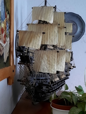 Historisches Segelschiff, Galeone aus Holz Bild 2