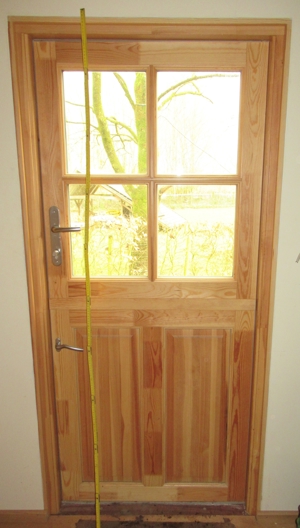 Holz-Wochenendhauses - Beschreibung Türen Fenster Ofen Treppe usw. Bild 4