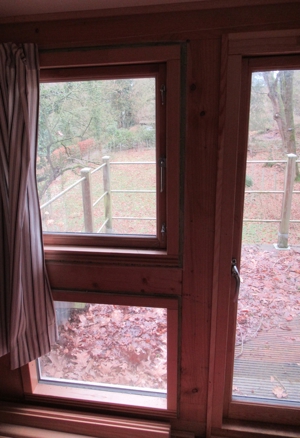Holz-Wochenendhauses - Beschreibung Türen Fenster Ofen Treppe usw. Bild 11