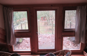 Holz-Wochenendhauses - Beschreibung Türen Fenster Ofen Treppe usw. Bild 10