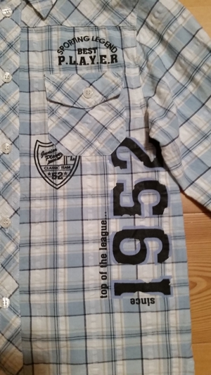 NEU - cooles Jungenhemd, Hemd, Gr. 122, blau/weiß/beige kariert, mit coulem Aufdruck Bild 2