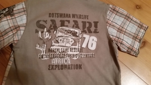 Jungenhemd, Hemd mit coolem Safari-Aufdrucken (Arm u. Rücken), Größe122 Bild 5