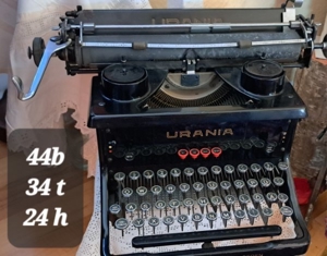 Antike Schreibmaschine, Marke,"urania" Bild 1