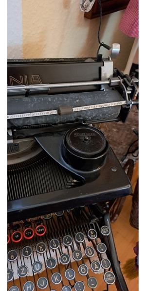 Antike Schreibmaschine, Marke,"urania" Bild 7