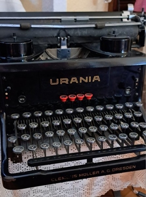 Antike Schreibmaschine, Marke,"urania" Bild 5