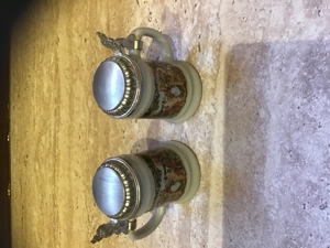 2 Stamperl Porzellan mit Zinndeckel Bild 3