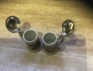 2 Stamperl Porzellan mit Zinndeckel Bild 2