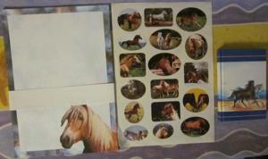Pferde: Lampe + Memobord + Briefpapier + Spitzer + Sticker + Stoff-Pferd Bild 3