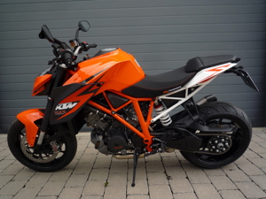 KTM 1290 SUPERDUKE R UND SUPER DUKE GT GABELSCHUTZBLECHE Bild 1