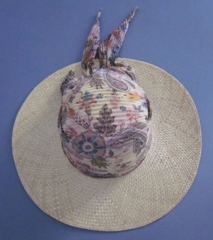3 Stroh-Hüte: beige, neu + pink mit Tuch, neu + beige mit Tuch, 2x getragen Bild 4