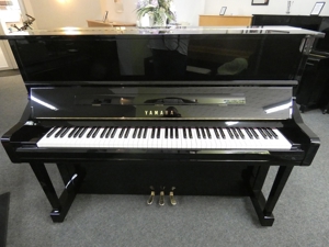gebrauchtes Yamaha Klavier U 1 von Klavierbaumeisterin aus Aachen Bild 4