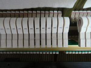gebrauchtes Yamaha Klavier U 1 von Klavierbaumeisterin aus Aachen Bild 5