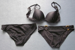 Gr. 70B 36: Bikini, pink, "TRIUMPH", nur 2x getragen + pinkf. Pareo + Gr. S: Bikini, schwarz, "C&A" Bild 10