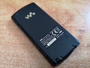 Sony Walkman NWZ-E463 4GB Media Player mit WMA Kabel Bild 3